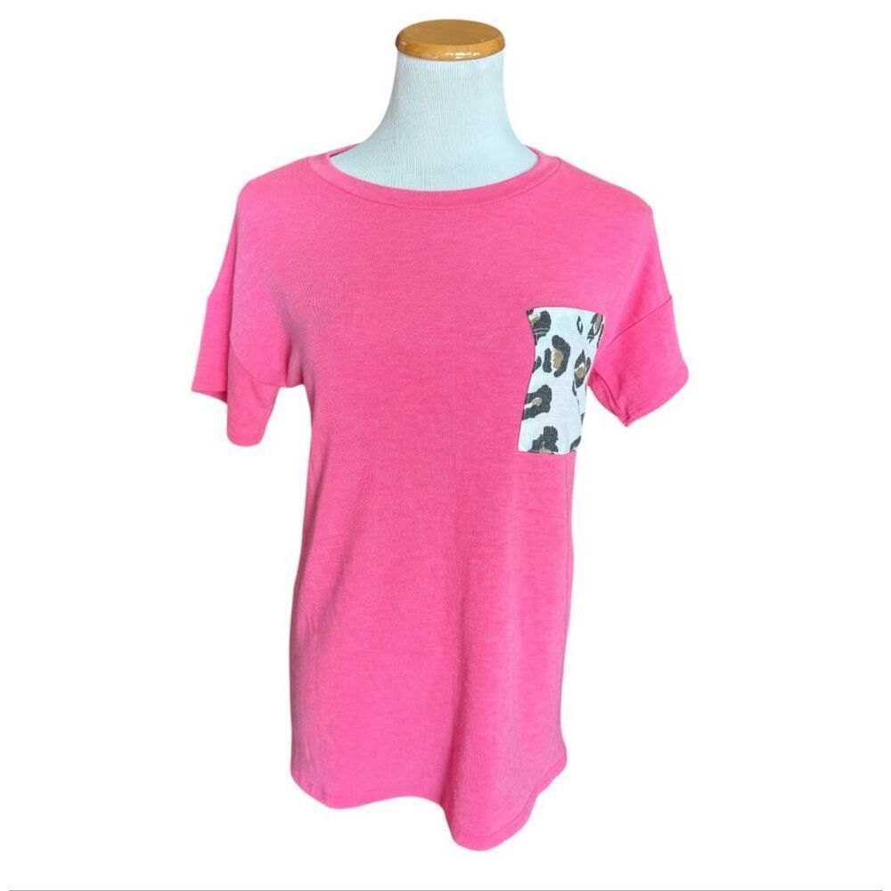 Womens First Love Animal Print Pocket Casual Tee Shirt - Sz M